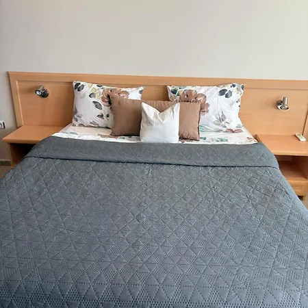 Διαμέρισμα Miramar Palace 615 *