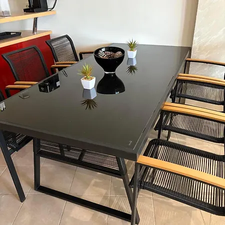 Miramar Palace 615 דירה