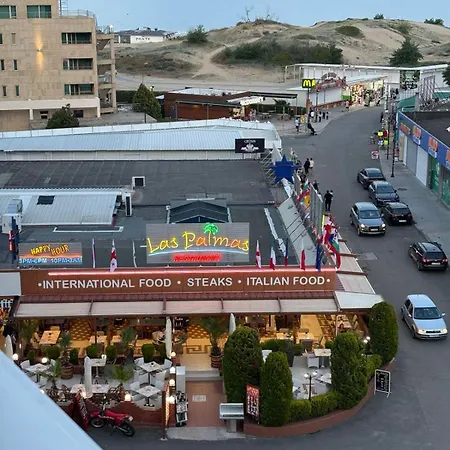 Miramar Palace 615 דירה