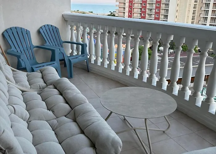 Miramar Palace 615 Apartment